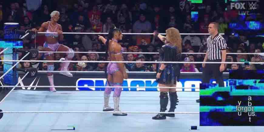“You forgot about us” appears during women’s tag match on Friday WWE SmackDown