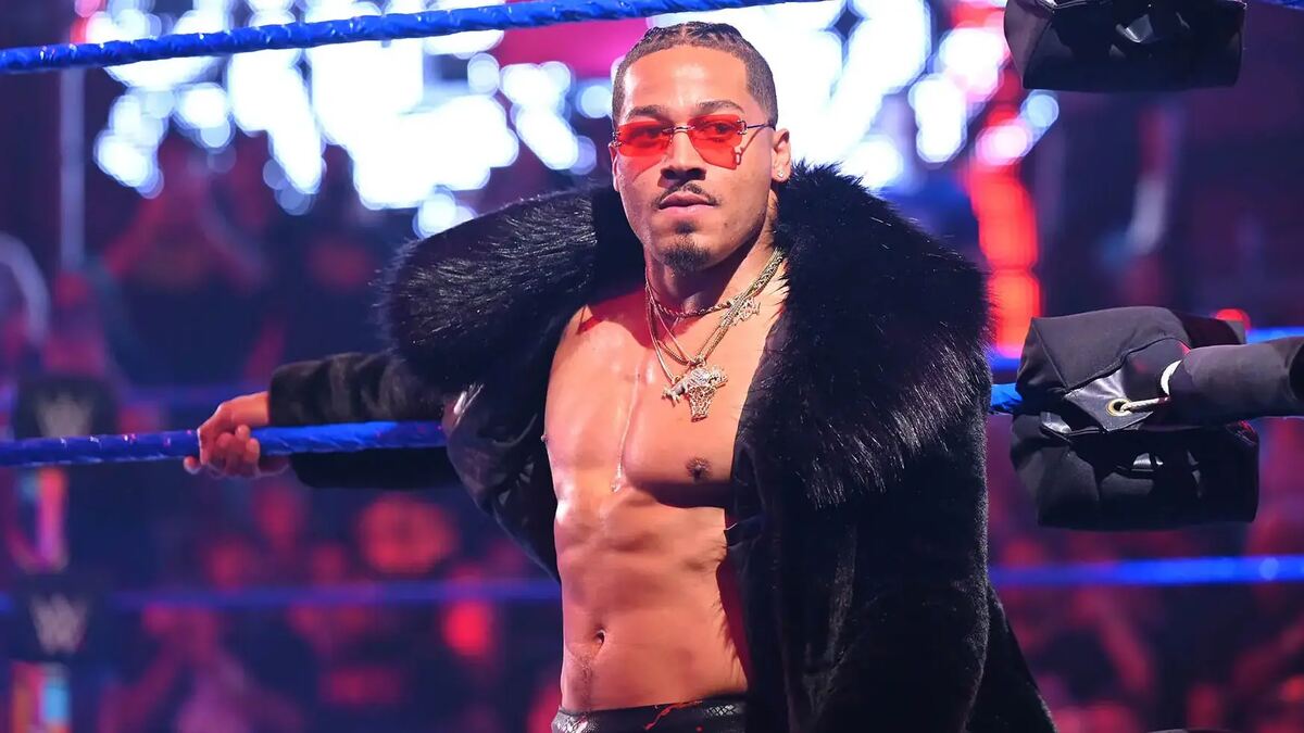 Carmelo Hayes promises he’s “coming for it all” following draft to WWE SmackDown
