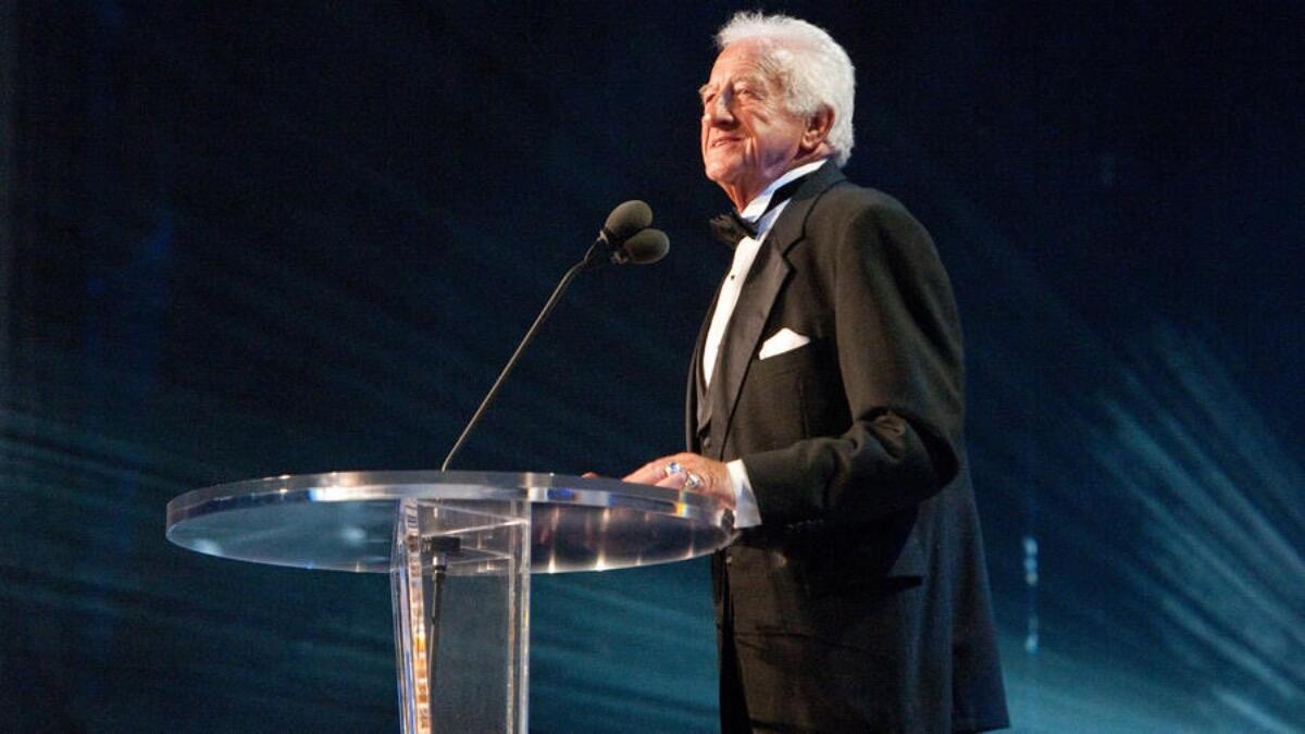 WWE Hall of Famer Bob Uecker passes away