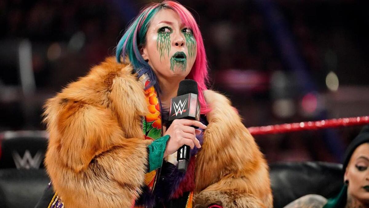 Former WWE champion addresses ‘feeling in danger’ from fan interactions
